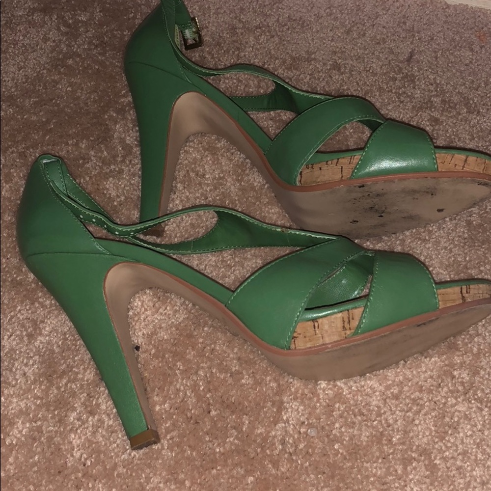 Heels - Picture 2 of 3